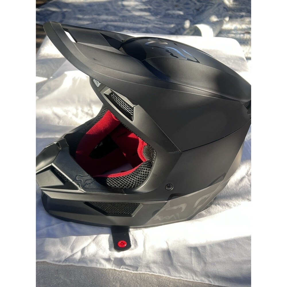 Fox Racing V1 Youth Medium Motocross Helmet Matte Black DOT ECE 22.05 49-50cm